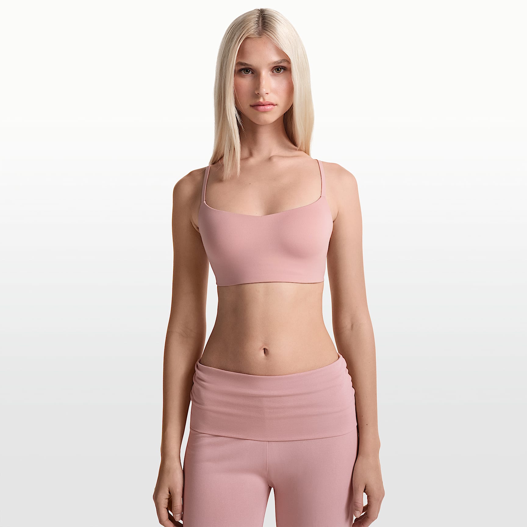 NikeSKIMS Matte Women's Contour Cami Bra. Nike.com